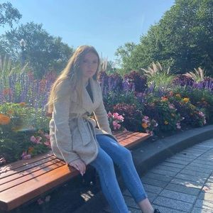 Meet your Posher, Emily